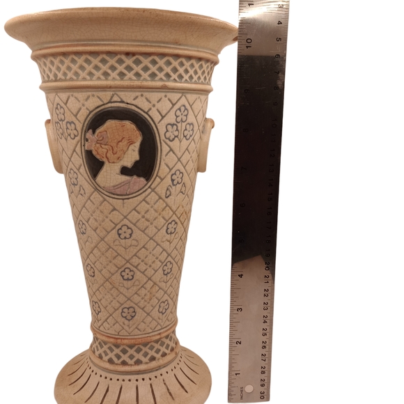 Weller Ethel 10.5" Trumpet Vase W/Cameos Named For Weller's Daughter Ethel - Picture 4 of 11